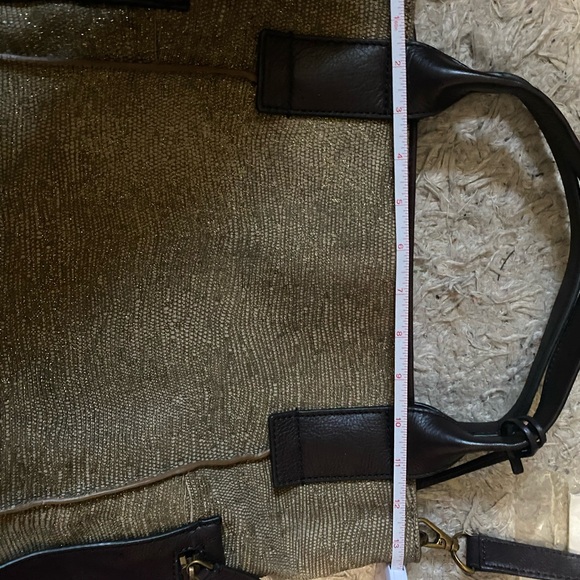 Fossil bag. NWOT. Gold flick and brown leather - Picture 12 of 12